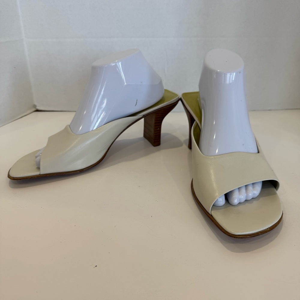 Franco Sarto size 11 white open toe slide heels in white with unique strap